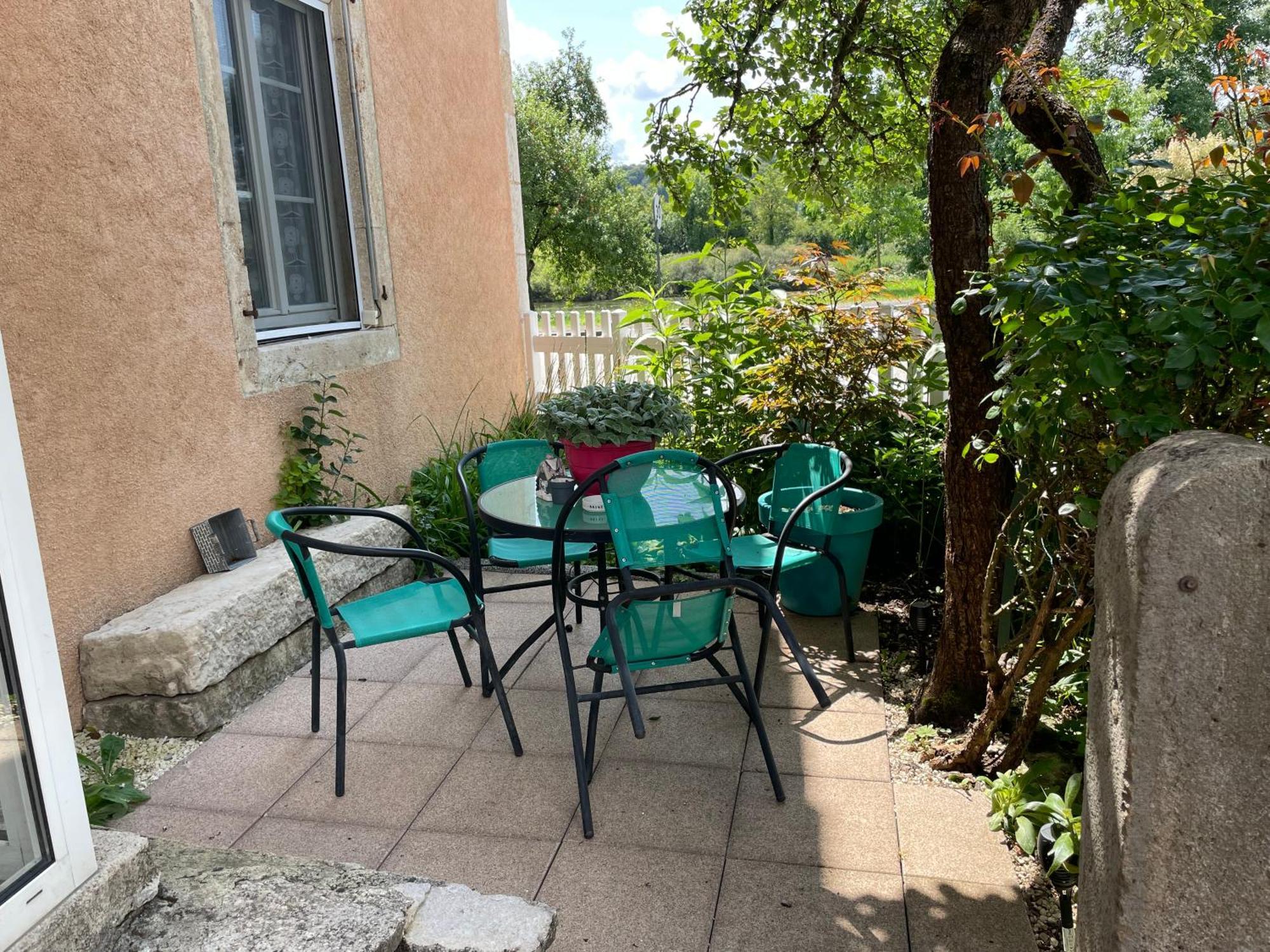 Appartement Ravissant En Bordure Du Doubs Longevelle-sur-Doubs Exterior foto